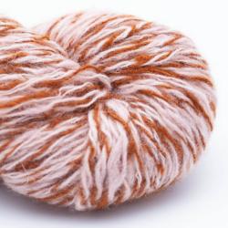 Nomadnoos So soft Yak and Satuul 3-ply fingering handspun eagle soul (white/orange)