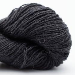 Nomadnoos Dry Desert Camel 4-ply handspun heart and coal (dark grey)