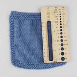 Knools Needle Gauge & Swatch Ruler needle gauge and swatch ruler