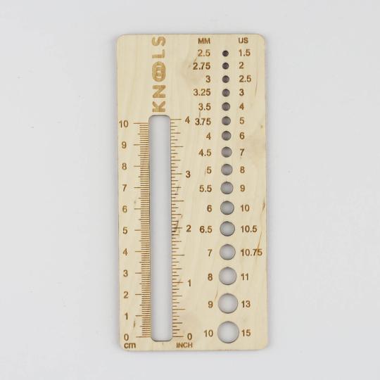 Knools Needle Gauge & Swatch Ruler Nadelmaß und Maschenproben-Lineal